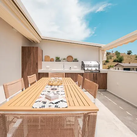 بيت للعطل Tris *