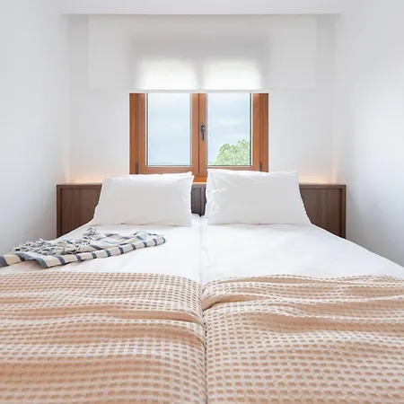 بيت للعطل Tris *