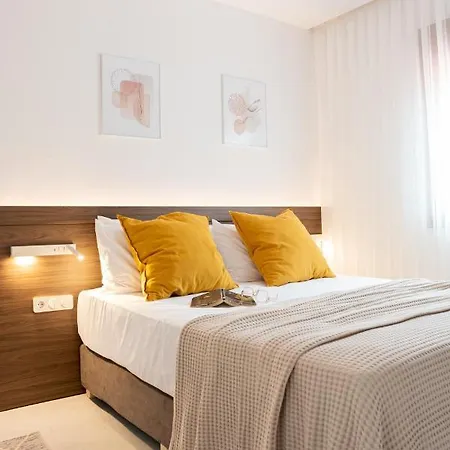 Tris بيت للعطل نيكيتي