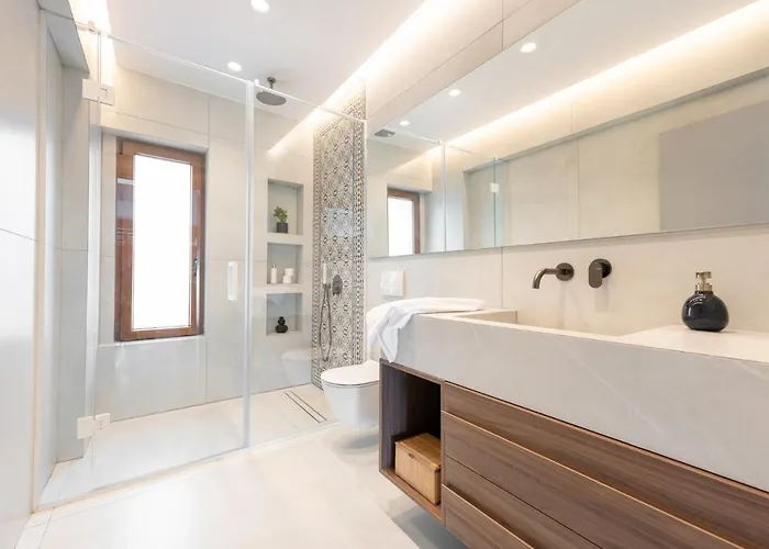 Tris Nikiti (Sithonia)