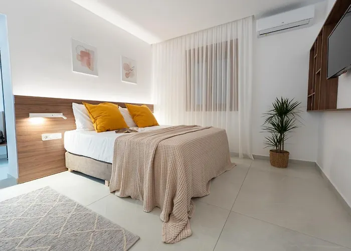 Tris Nikiti (Sithonia)