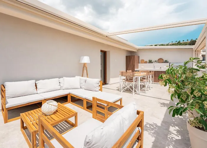 Tris Nikiti (Sithonia)